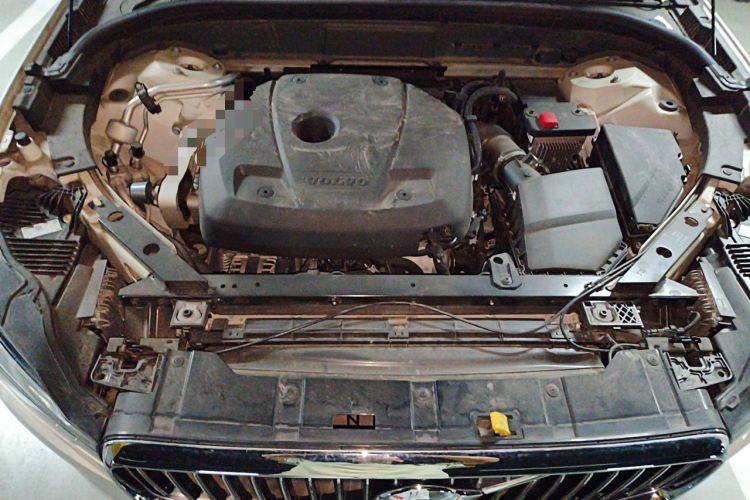 Used Volvo XC60 2021 T5 4x4 Smart Luxury Edition Engine Bay