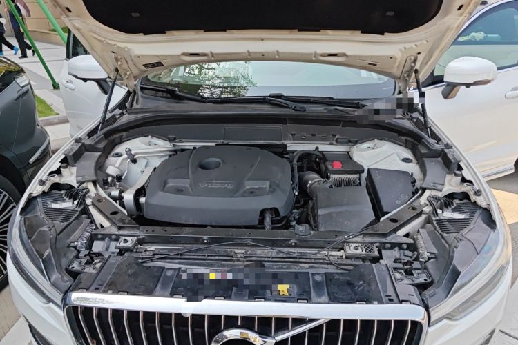 Used Volvo XC60 2021 T5 4x4 Smart Luxury Edition Engine Bay