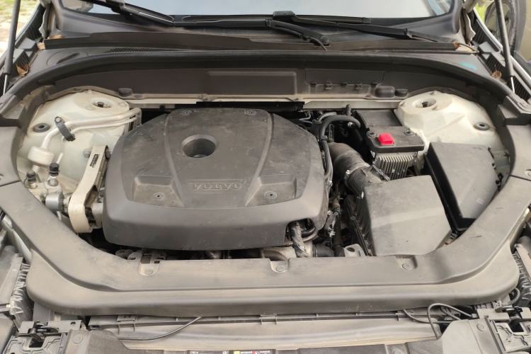 Used Volvo XC60 2021 T5 4x4 Smart Luxury Edition Engine Bay
