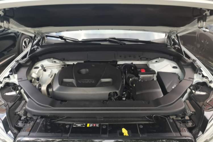 Used Volvo XC60 2021 T5 4x4 Zhiyi Sport Edition Engine Bay