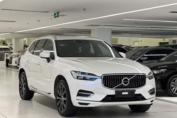 Used Volvo XC60 2021 T5 4x4 Smart Luxury Edition Exterior 1