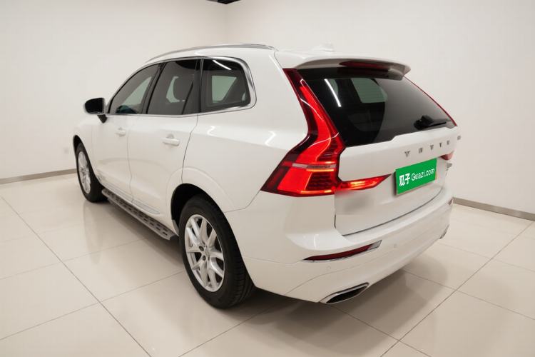 Used Volvo XC60 2021 T5 4x4 Smart Luxury Edition Exterior 2