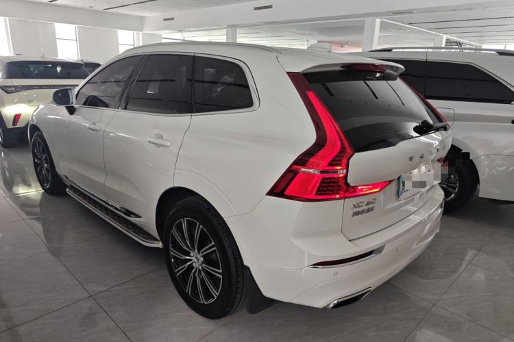 Used Volvo XC60 2021 T5 4x4 Smart Luxury Edition Exterior 2