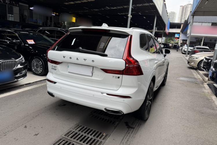 Used Volvo XC60 2021 T5 4x4 Smart Luxury Edition Exterior 2