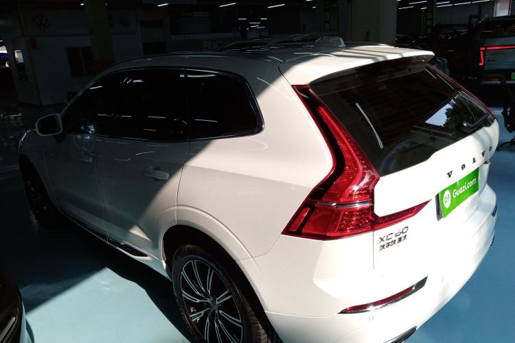 Used Volvo XC60 2021 T5 4x4 Smart Luxury Edition Exterior 2