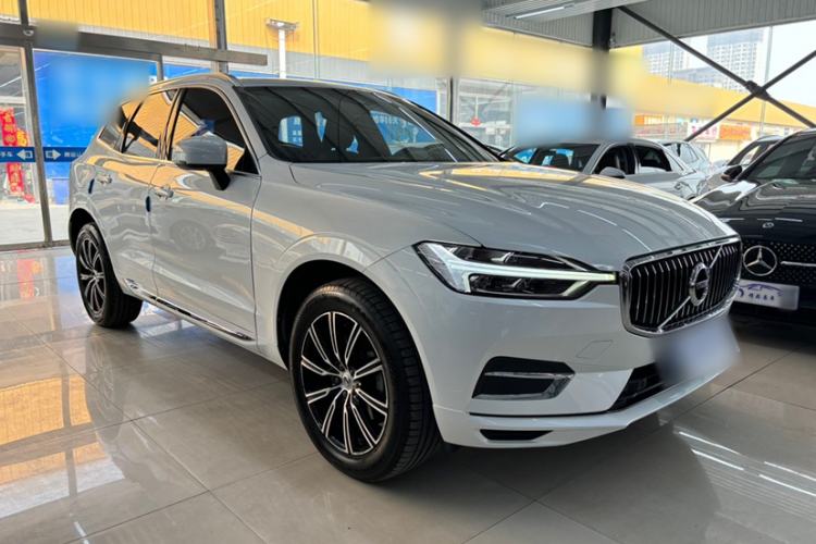 Used Volvo XC60 2021 T5 4x4 Smart Luxury Edition Exterior 2