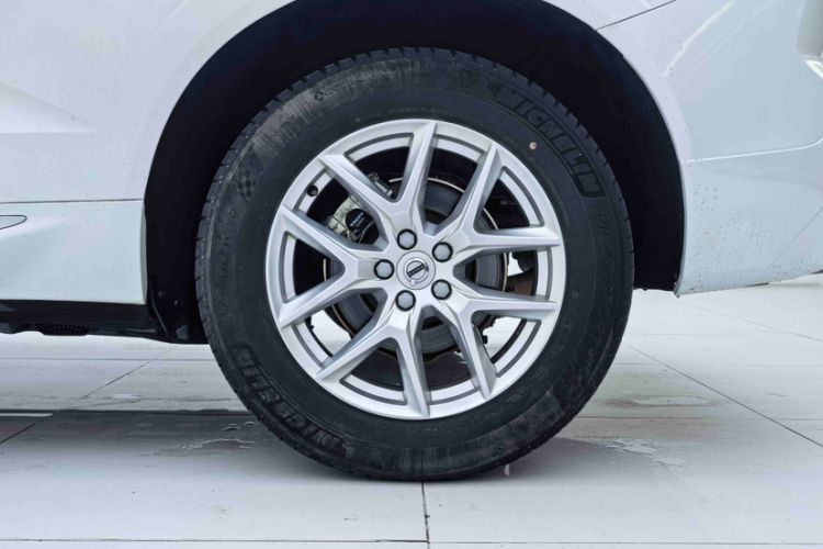 Used Volvo XC60 2021 T5 4x4 Smart Luxury Edition Exterior 3