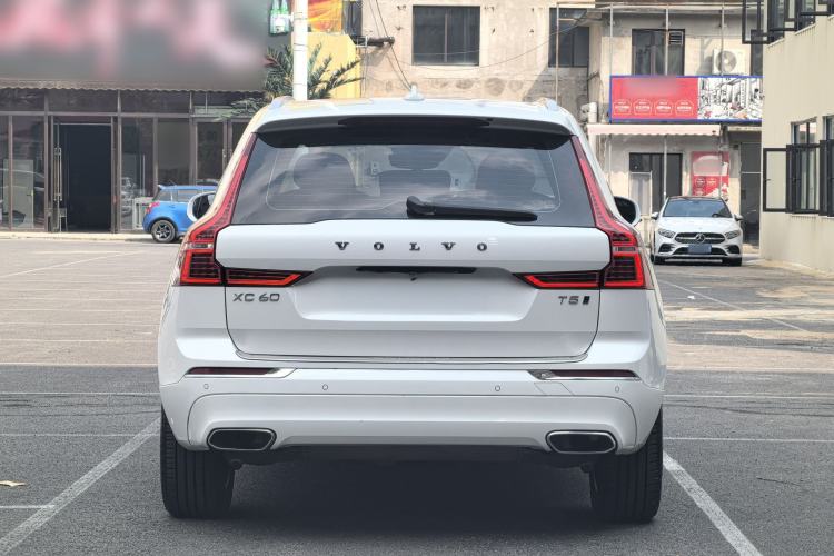 Used Volvo XC60 2021 T5 4x4 Smart Luxury Edition Exterior 3