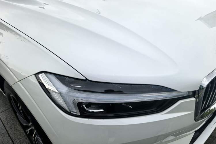Used Volvo XC60 2021 T5 4x4 Smart Luxury Edition Exterior 3