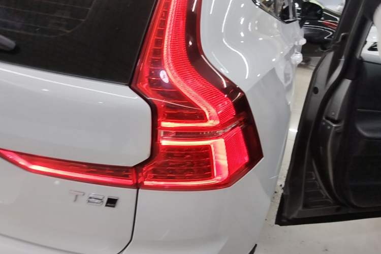 Used Volvo XC60 2021 T5 4x4 Zhiyi Sport Edition Exterior 3