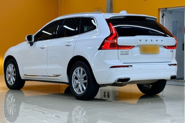 Used Volvo XC60 2021 T5 4x4 Smart Luxury Edition Exterior 4