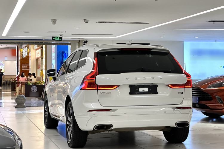 Used Volvo XC60 2021 T5 4x4 Smart Luxury Edition Exterior 4