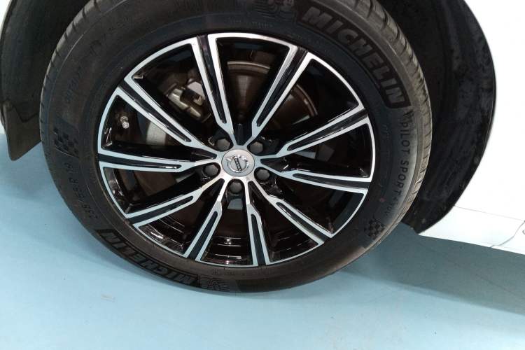 Used Volvo XC60 2021 T5 4x4 Smart Luxury Edition Exterior 4