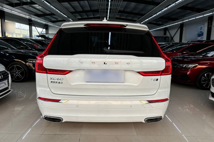 Used Volvo XC60 2021 T5 4x4 Smart Luxury Edition Exterior 4