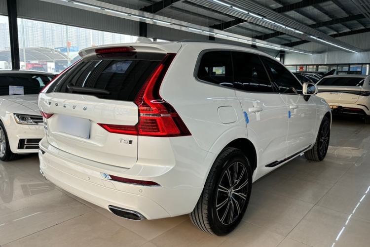 Used Volvo XC60 2021 T5 4x4 Smart Luxury Edition Exterior 5