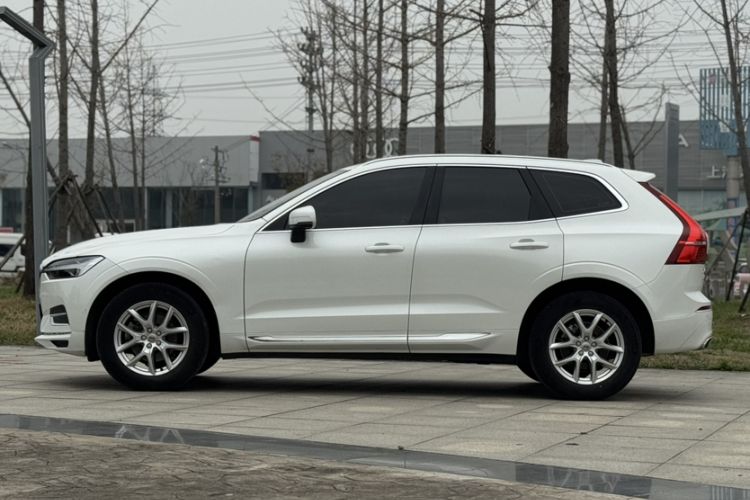 Used Volvo XC60 2021 T5 4x4 Smart Luxury Edition Exterior 6