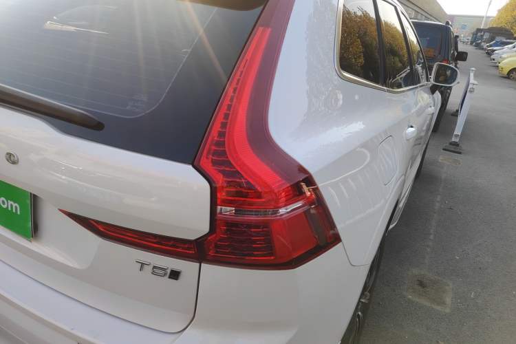 Used Volvo XC60 2021 T5 4x4 Smart Luxury Edition Exterior 6
