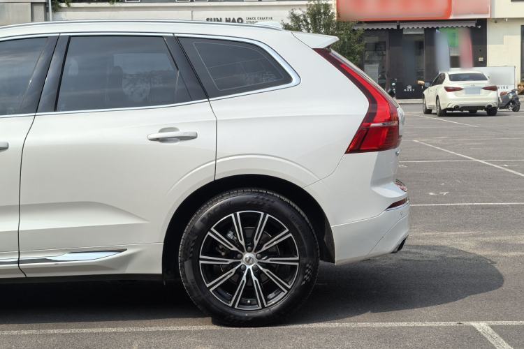 Used Volvo XC60 2021 T5 4x4 Smart Luxury Edition Exterior 6