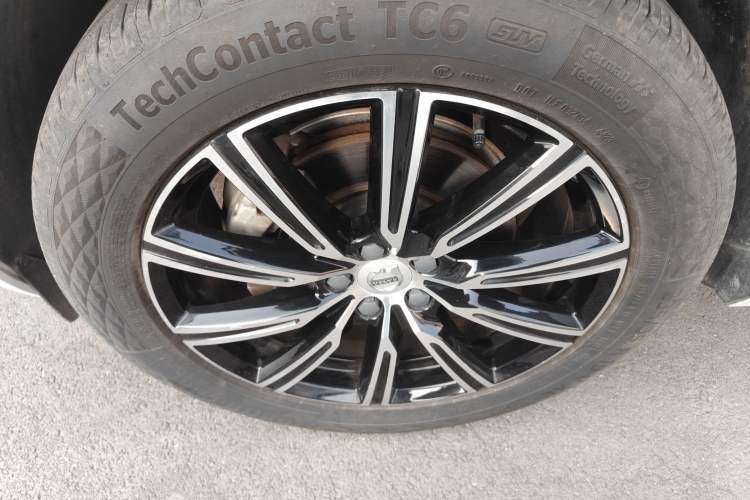 Used Volvo XC60 2021 T5 4x4 Smart Luxury Edition Exterior 7