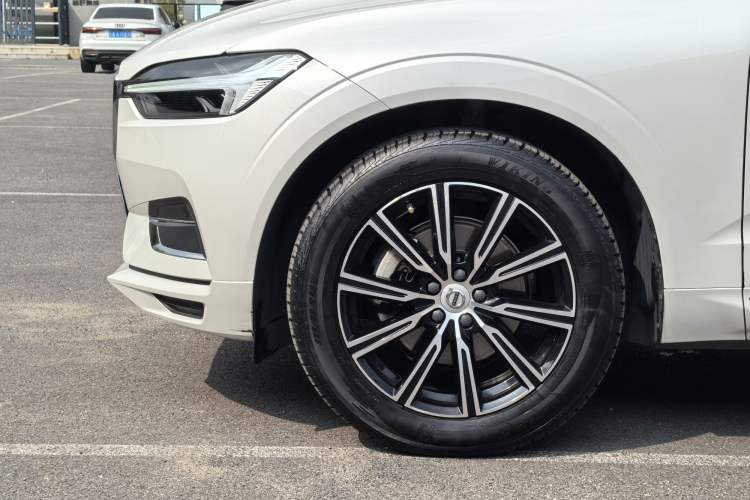 Used Volvo XC60 2021 T5 4x4 Smart Luxury Edition Exterior 7