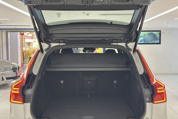 Used Volvo XC60 2021 T5 4x4 Smart Luxury Edition Exterior 7