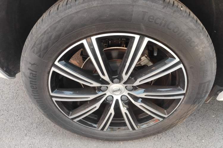 Used Volvo XC60 2021 T5 4x4 Smart Luxury Edition Exterior 8