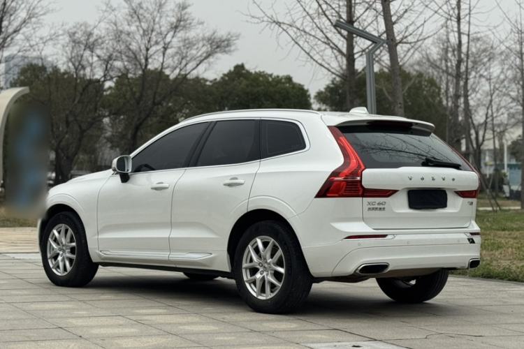 Used Volvo XC60 2021 T5 4x4 Smart Luxury Edition Exterior 9