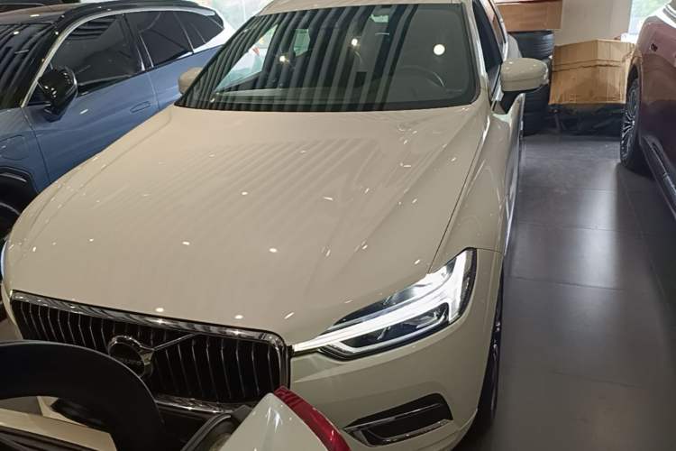 Used Volvo XC60 2021 T5 4x4 Smart Luxury Edition Front