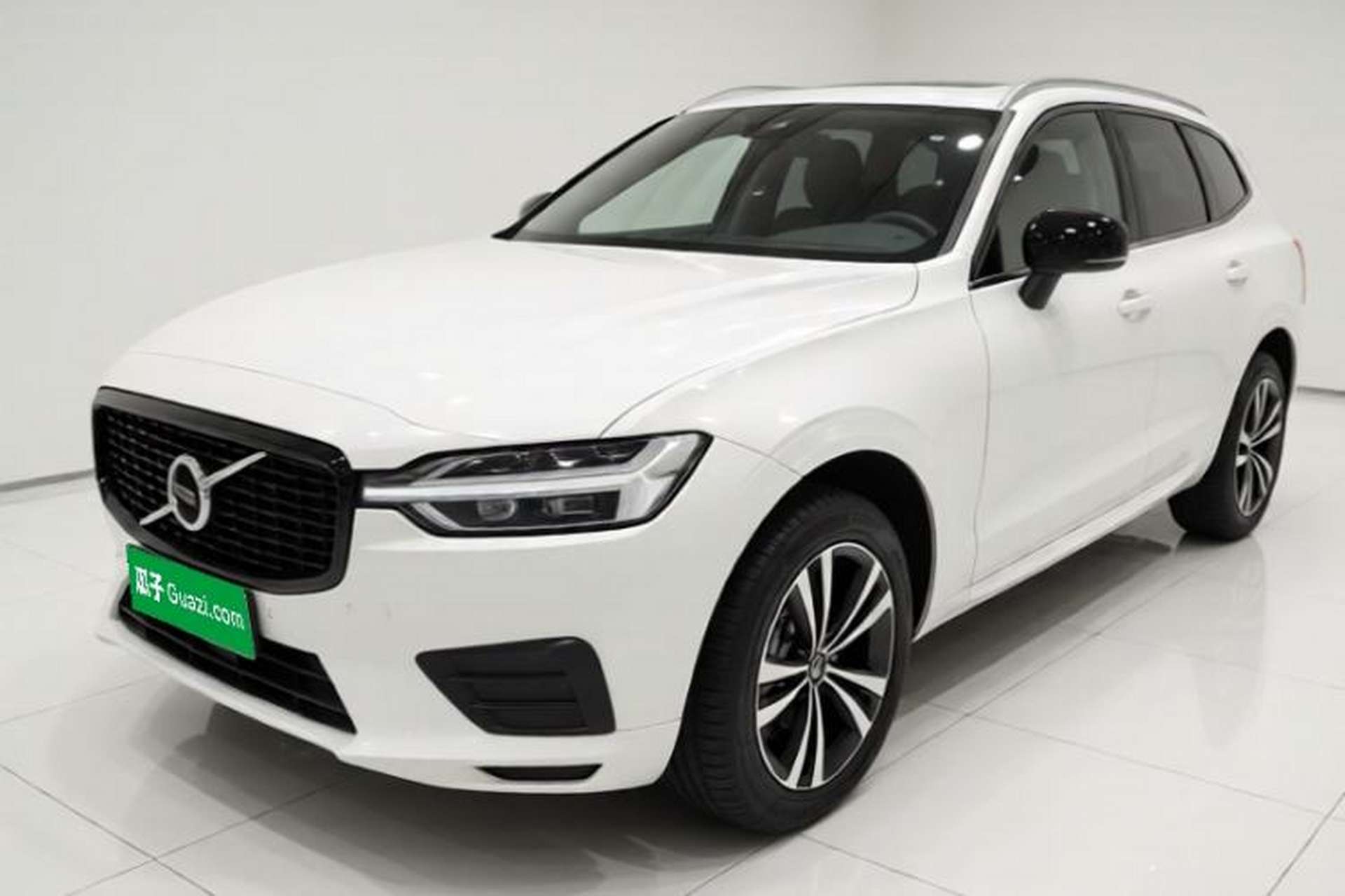 Used Volvo XC60 2021 T5 4x4 Zhiyi Sport Edition Front Left 45 Deg