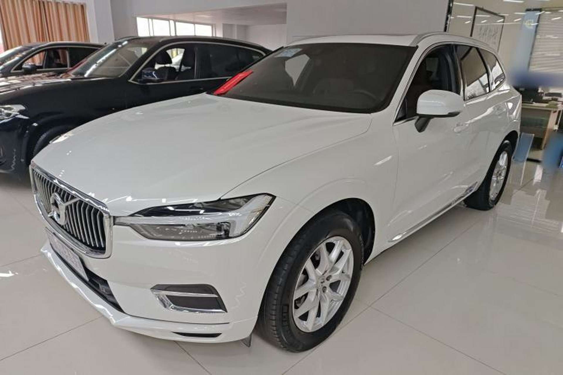 Used Volvo XC60 2021 T5 4x4 Smart Luxury Edition Front Left 45 Deg