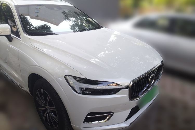Used Volvo XC60 2021 T5 4x4 Smart Luxury Edition Front Right 45 Deg