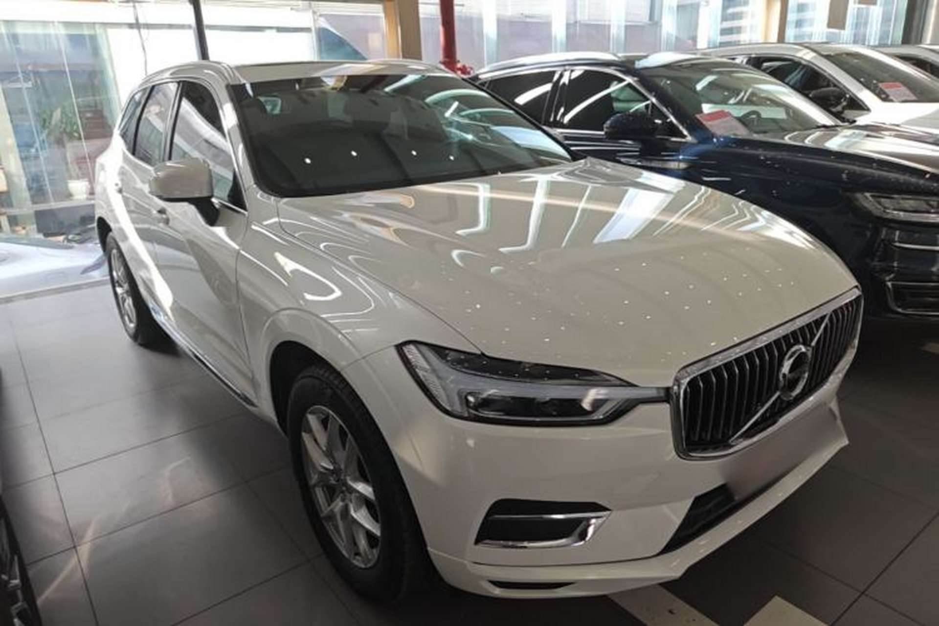 Used Volvo XC60 2021 T5 4x4 Smart Luxury Edition Front Right 45 Deg