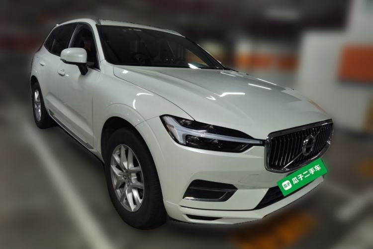 Used Volvo XC60 2021 T5 4x4 Smart Luxury Edition Front Right 45 Deg