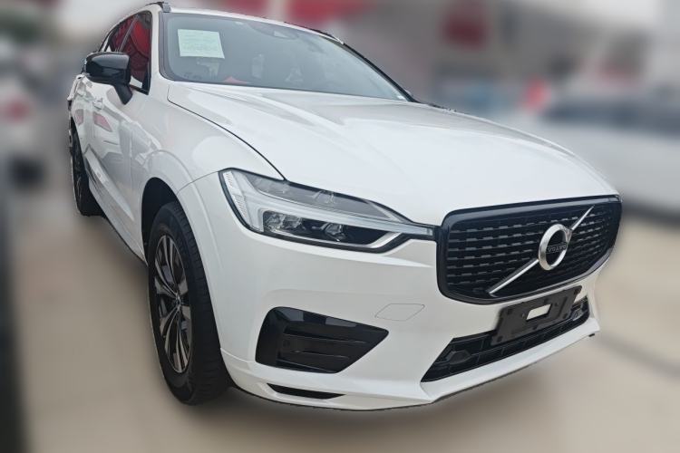 Used Volvo XC60 2021 T5 4x4 Zhiyi Sport Edition Front Right 45 Deg