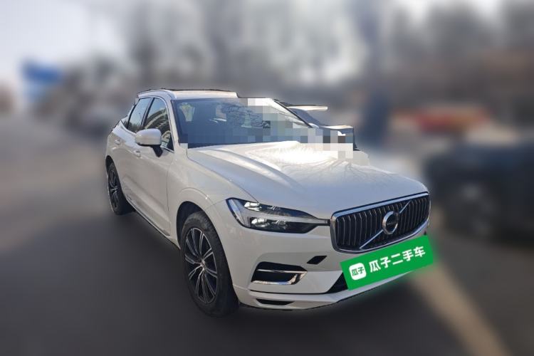 Used Volvo XC60 2021 T5 4x4 Smart Luxury Edition Front Right 45 Deg