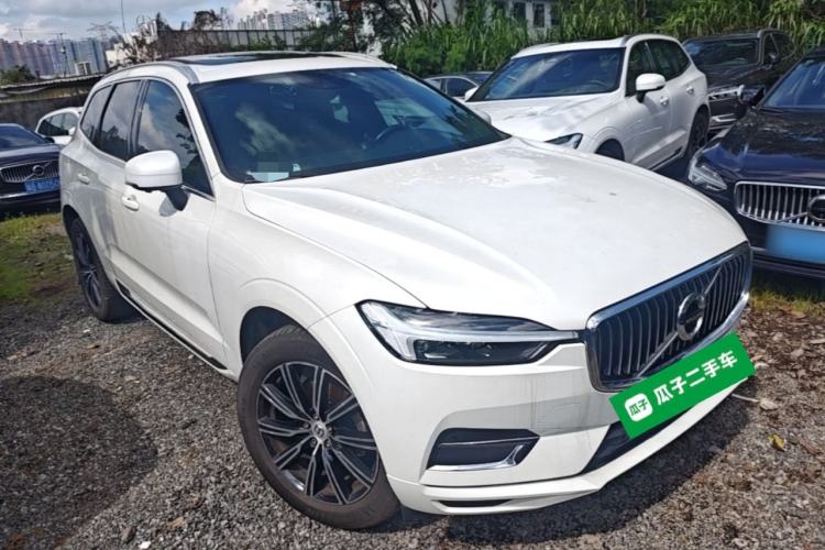 Used Volvo XC60 2021 T5 4x4 Smart Luxury Edition Front Right 45 Deg