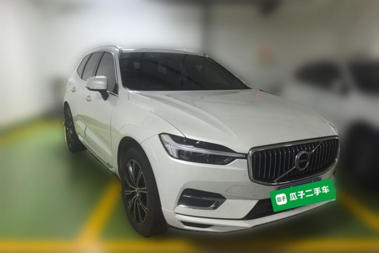 Used Volvo XC60 2021 T5 4x4 Smart Luxury Edition Front Right 45 Deg