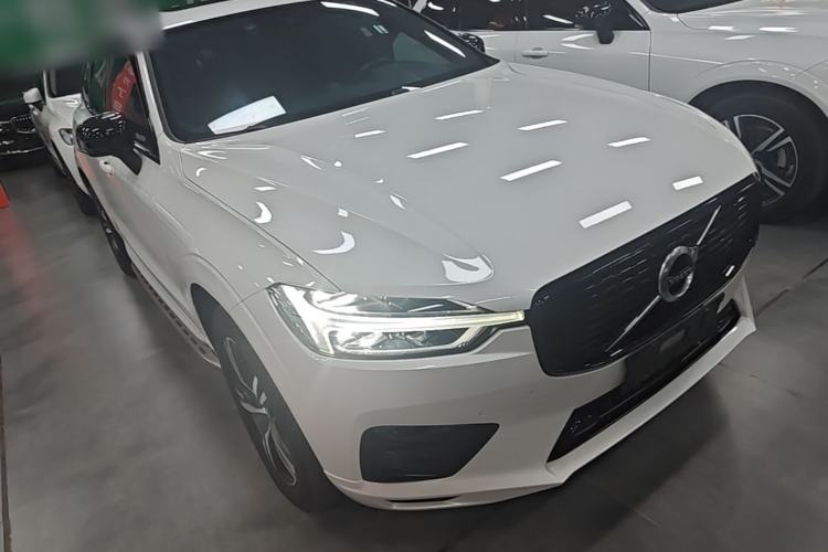 Used Volvo XC60 2021 T5 4x4 Smart & Advanced Sport Edition Front Right 45 Deg