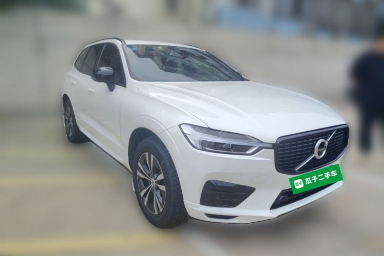 Used Volvo XC60 2021 T5 4x4 Zhiyi Sport Edition Front Right 45 Deg