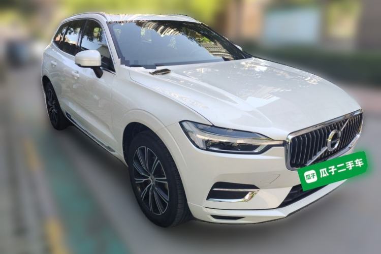 Used Volvo XC60 2021 T5 4x4 Smart Luxury Edition Front Right 45 Deg