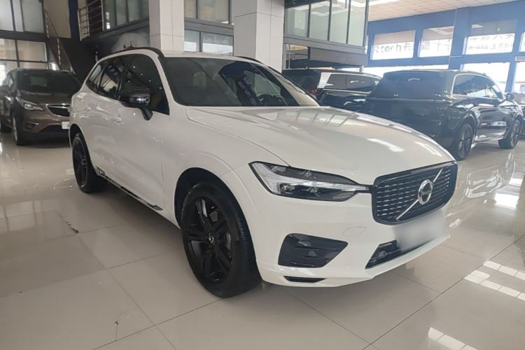 Used Volvo XC60 2021 T5 4x4 Smart & Advanced Sport Edition Front Right 45 Deg