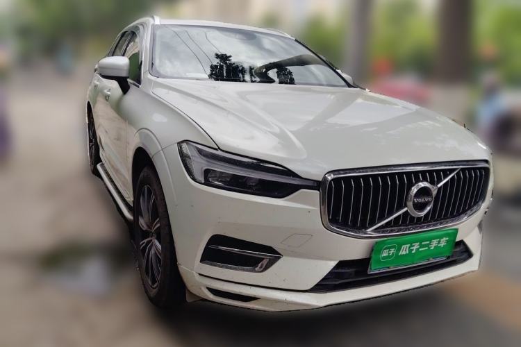 Used Volvo XC60 2021 T5 4x4 Smart Luxury Edition Front Right 45 Deg