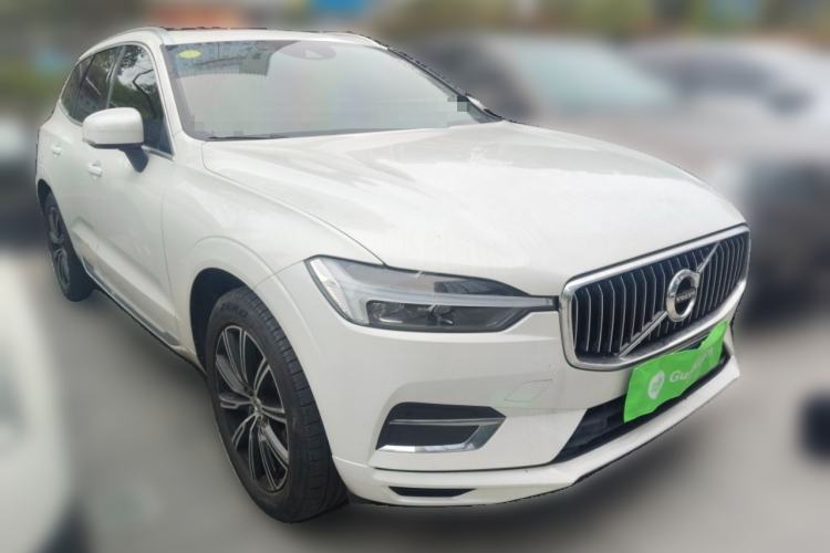 Used Volvo XC60 2021 T5 4x4 Smart Luxury Edition Front Right 45 Deg