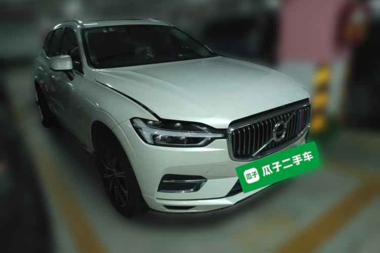 Used Volvo XC60 2021 T5 4x4 Smart Luxury Edition Front Right 45 Deg