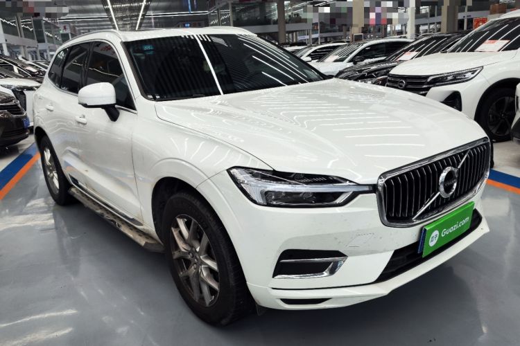 Used Volvo XC60 2021 T5 4x4 Smart Luxury Edition Front Right 45 Deg