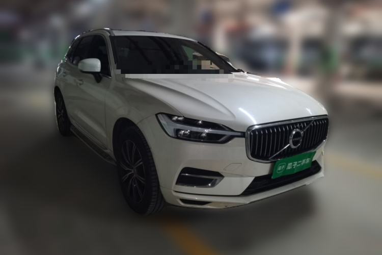 Used Volvo XC60 2021 T5 4x4 Smart Luxury Edition Front Right 45 Deg