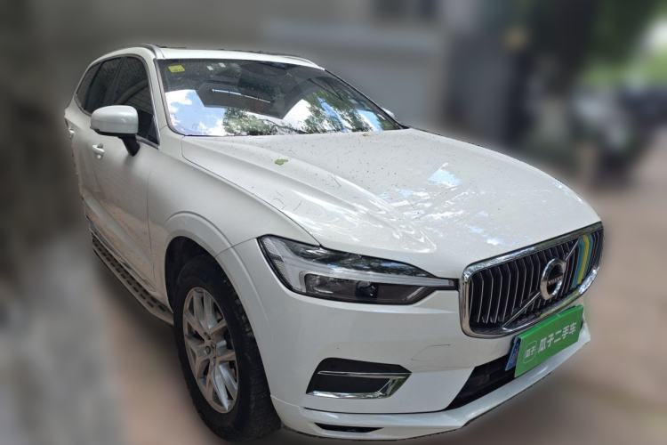 Used Volvo XC60 2021 T5 4x4 Smart Luxury Edition Front Right 45 Deg
