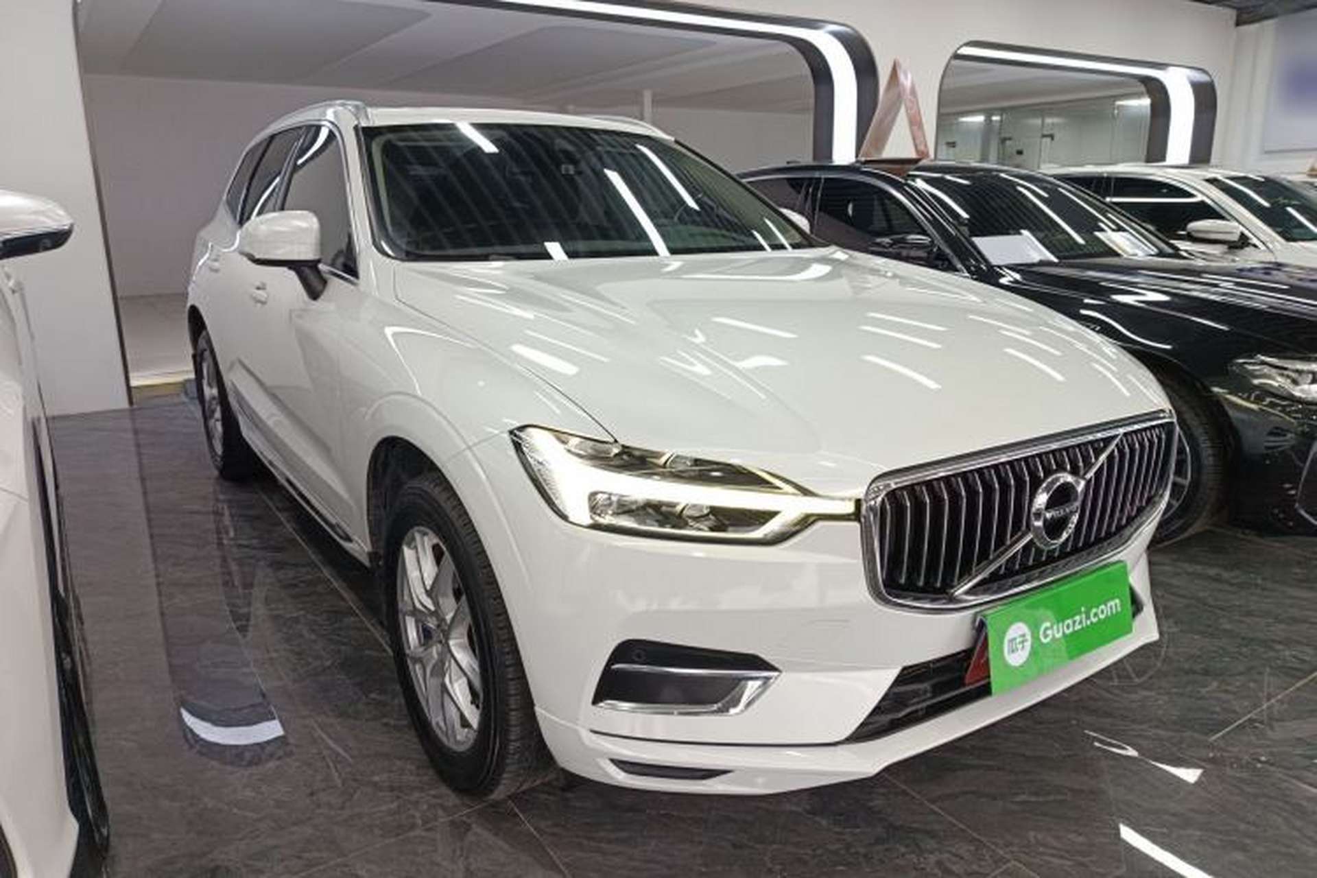 Used Volvo XC60 2021 T5 4x4 Smart Luxury Edition Front Right 45 Deg