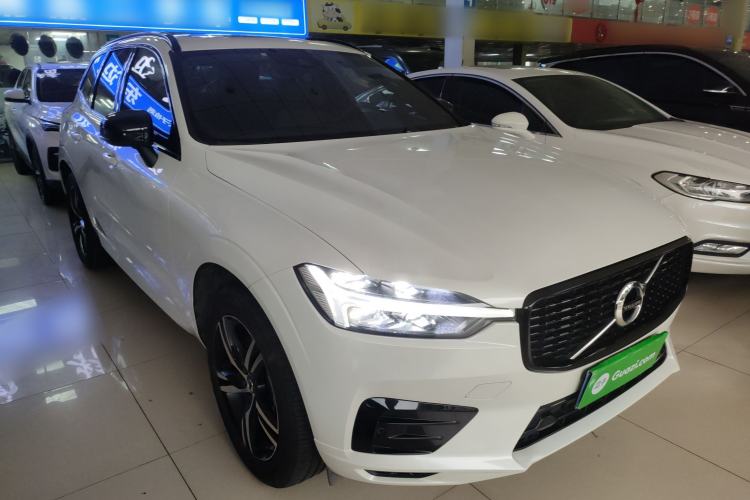 Used Volvo XC60 2021 T5 4x4 Zhiyi Sport Edition Front Right 45 Deg