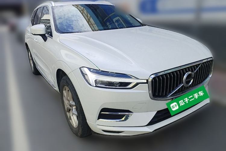 Used Volvo XC60 2021 T5 4x4 Smart Luxury Edition Front Right 45 Deg